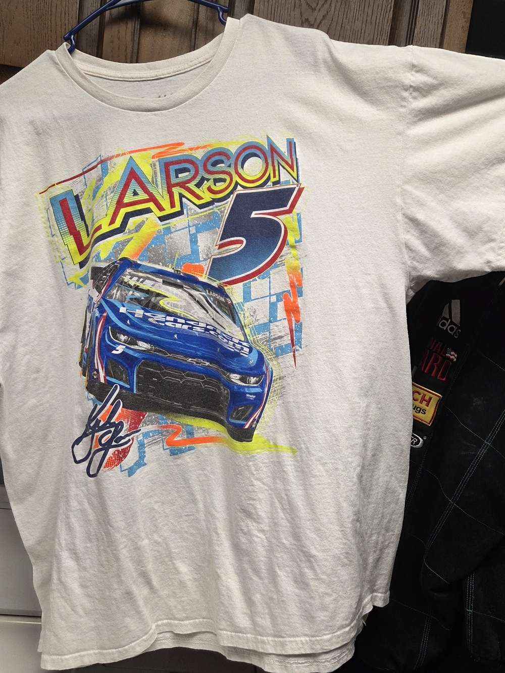 Larson 5 Short Sleeve Graphic Tee - White with Blue Car Print